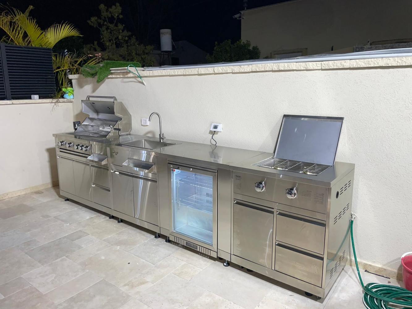 מטבח חוץ תור כולל מקרר – THOR